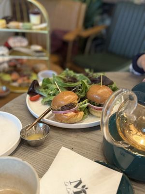 La Luna Tea and Dessert Bar by null