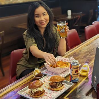 Fry The Coop - Chicken sandwich - American Near Me - Chicago, Illinois