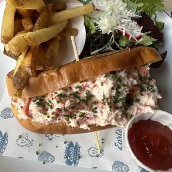 Earl's Premier - Lobster roll - American Near Me - Kansas City, Missouri