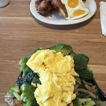 M'Dears Bakery & Bistro - The Reggie Veggie - Soul Food Near Me - Los Angeles, California