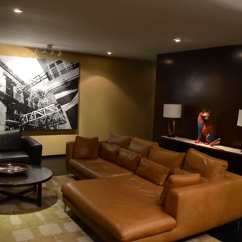 The Red Tree House - Apt 102 comfy couch in living room - Hotels Near Me - México, D.F., DIF The Red Tree House - Apt 102 comfy couch in living room - Hotels Near Me - México, D.F., DIF