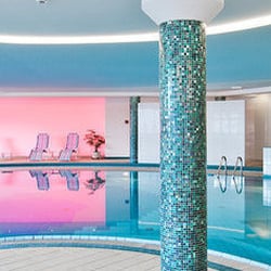 Alpenhotel Perner - Hallenbad im Hotel