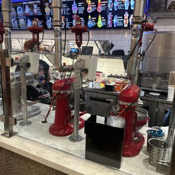 Spiked Rich Nitrogen Ice Cream - Ice cream bar nitrogen - Ice Cream & Frozen Yogurt Near Me - Davie, Florida Spiked Rich Nitrogen Ice Cream - Ice cream bar nitrogen - Ice Cream & Frozen Yogurt Near Me - Davie, Florida
