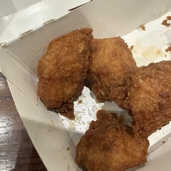 Shake Shack Evergreen Walk - Chicken Bites - Burgers Near Me - South Windsor, Connecticut