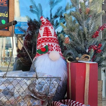 Longhorn Coffee Bar - Love the festive decor. - Coffee & Tea Near Me - Cookeville, Tennessee Longhorn Coffee Bar - Love the festive decor. - Coffee & Tea Near Me - Cookeville, Tennessee