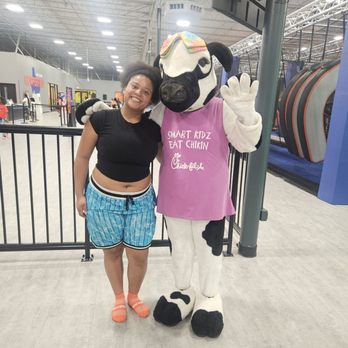 Sky Zone Trampoline Park - Kiki and the Cow - Trampoline Parks Near Me - North Houston, Texas Sky Zone Trampoline Park - Kiki and the Cow - Trampoline Parks Near Me - North Houston, Texas