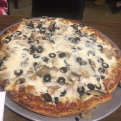 Charlie's Tavern - Charlie's Tavern 'Classic' Pizza
