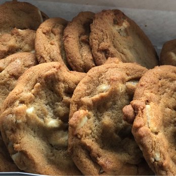 Farm Boy - White chocolate macadamia cookies - Grocery Near Me - Whitby, Ontario