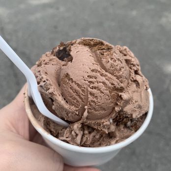 Moo Moo's Creamery - Chocolate thin mint - Ice Cream & Frozen Yogurt Near Me - Cold Spring, New York