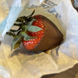 Premium Chocolate-dipped Strawberry