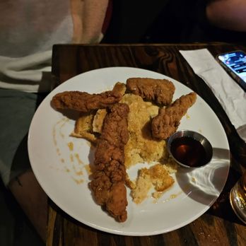 Uno Pizzeria & Grill - Pizza Near Me - Orlando, Florida