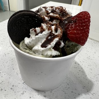 Rolling Zone Creamery - Matcha Matcha Ice Cream Roll - Ice Cream & Frozen Yogurt Near Me - Lawndale, California Rolling Zone Creamery - Matcha Matcha Ice Cream Roll - Ice Cream & Frozen Yogurt Near Me - Lawndale, California