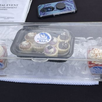 Kotonaru - a box of cupcakes and a cell phone - Desserts Near Me Kotonaru - a box of cupcakes and a cell phone - Desserts Near Me