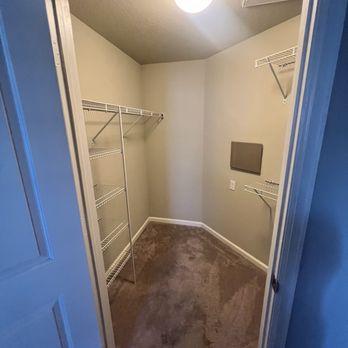 Griffis South Bay - walk in closet - Apartments Near Me - Milpitas, California Griffis South Bay - walk in closet - Apartments Near Me - Milpitas, California