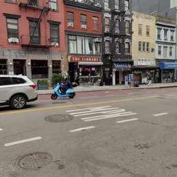 【定価の半額／額縁付】The Library East Village NY 定価の半額／額縁付】The Library East Village NY - メルカリ
