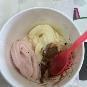 sweetFrog Premium Frozen Yogurt - Ice Cream & Frozen Yogurt Near Me - Matthews, North Carolina sweetFrog Premium Frozen Yogurt - Ice Cream & Frozen Yogurt Near Me - Matthews, North Carolina