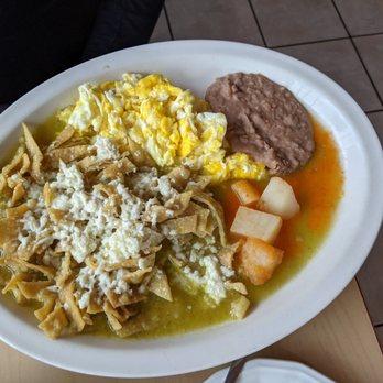 La Casa Bakery and Cafe - Chilaquiles con huevos - Mexican Near Me - Houston, Texas