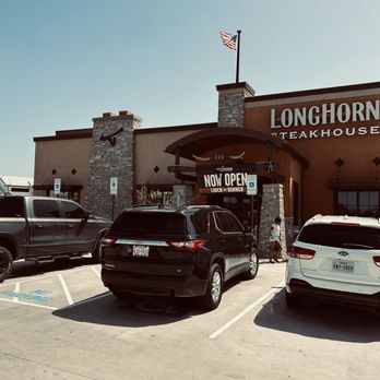 LongHorn Steakhouse - Steakhouses Near Me - Manor, Texas