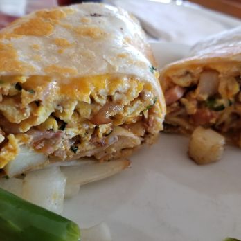 La Parada Cafe - Skillet burrito - Mexican Near Me - Reno, Nevada La Parada Cafe - Skillet burrito - Mexican Near Me - Reno, Nevada
