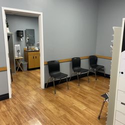 Clear Sight Hawaii - Comfortable waiting area at Clear Sight Hawaii eye clinic in Pearl City, Hawaii. Walk-ins welcome, same-day care available.
