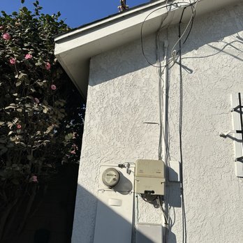 Ayala Electric - Old Electrical Panel - Electricians Near Me