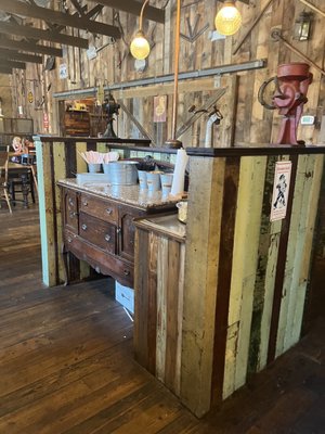 Bootleg Bar-B-Q by null
