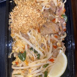 Chopstix Express - Beef Pad Thai, extra spicy