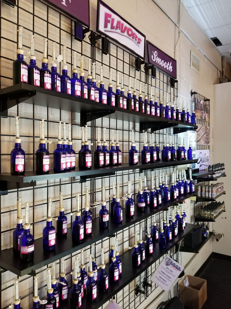 PUFF’S VAPOR SHOP Updated September 2024 13 Photos 206 S Kansas