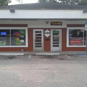 Skylight Food Mart - the front of the store - Convenience Stores Near Me - Clearwater, Florida Skylight Food Mart - the front of the store - Convenience Stores Near Me - Clearwater, Florida