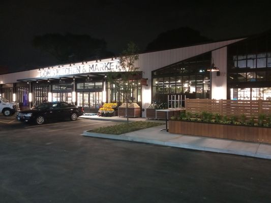 Dom's Kitchen & Market by null