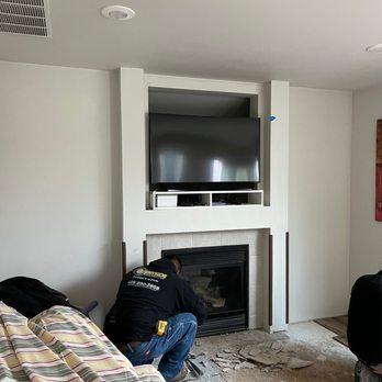 Sunnyside Construction - Fireplace and flooring before. - General Contractors Near Me Sunnyside Construction - Fireplace and flooring before. - General Contractors Near Me