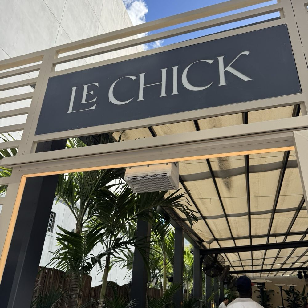 Le Chick - The entrance - Cocktail Bars Near Me - Miami, Florida