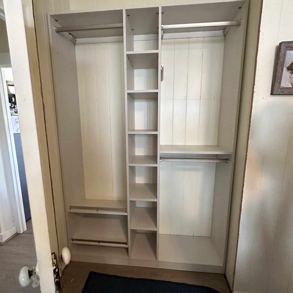 California Closets - Honolulu - Beautiful and an excellent way to utilize my tiny closet. And they were able to do this in my old single wall construction home! - Interior Design Near Me - Honolulu, Hawaii