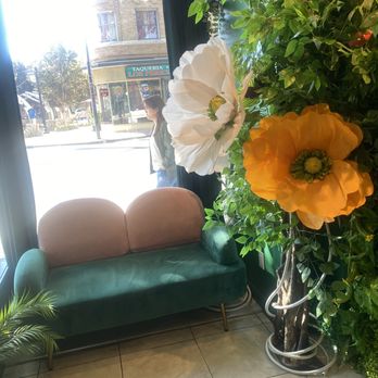 Tea O’clock - Seating is same. Clear window not shaded - Bubble Tea Near Me - San Leandro, California
