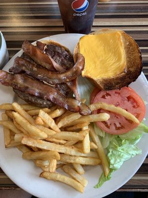 Parkway Diner by null