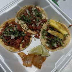 El Homiez Taco - 2 chorizo, 1 el pastor