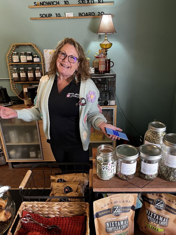 Laura's Artisan Logo