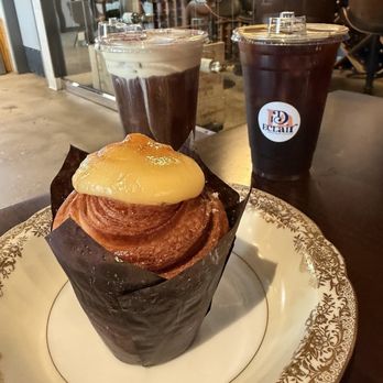 ID-Eclair - Cold Brew, pastry - Bakeries Near Me - Pasadena, California
