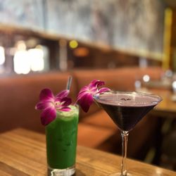 Sunda New Asian - The espresso martini and emerald nonalcoholic beverage