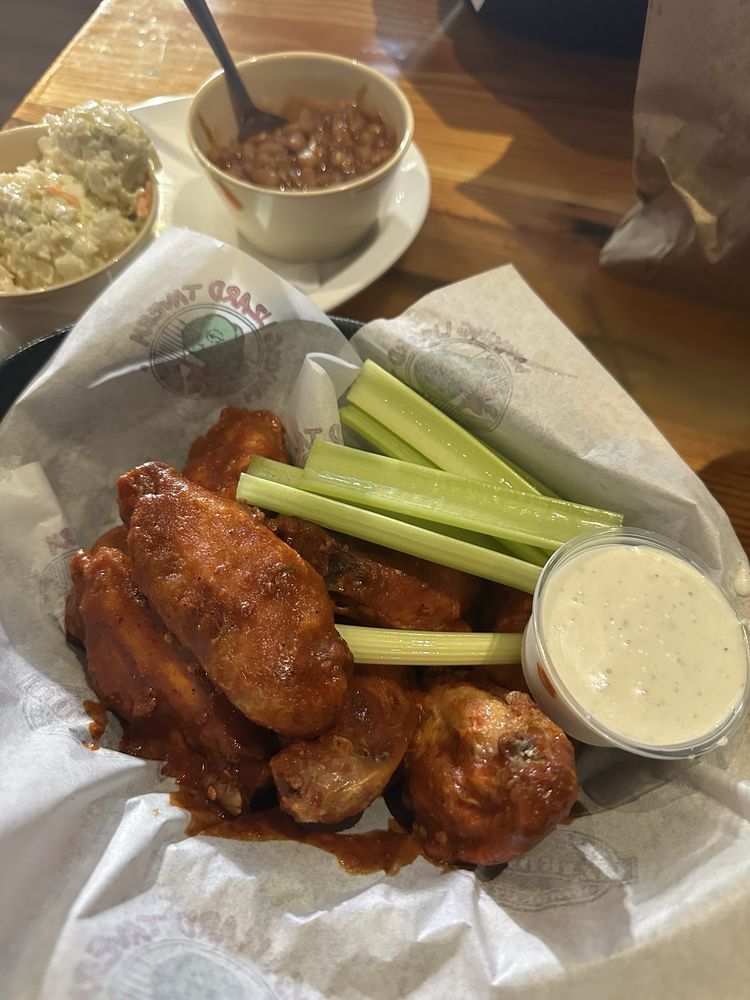 Social spots from Winking Lizard