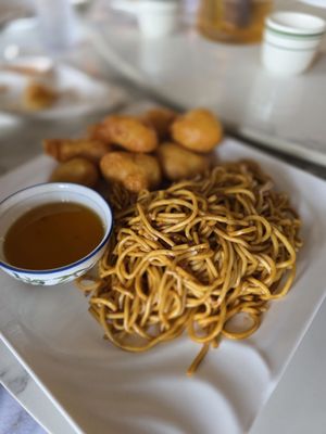 Long Gong Chinese Restaurant by null