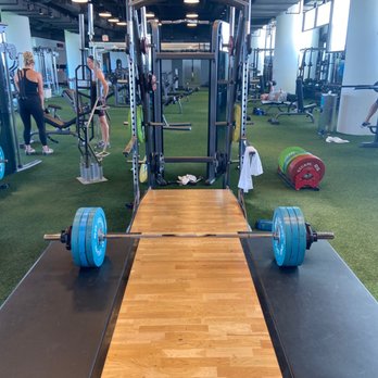 Midtown Athletic Club - Olympic platform - Tennis Near Me - Chicago, Illinois