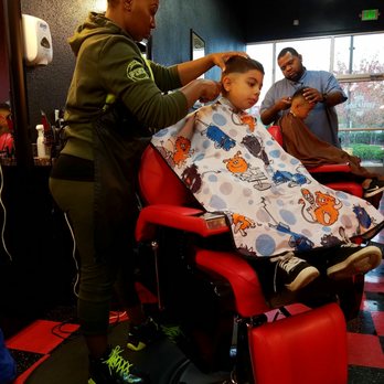 La Razors Barber Shop - Barbers Near Me - Sandy, Oregon
