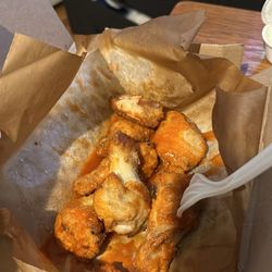 Domino's Pizza - The paper is burned and the food smells like it as well (BURN PAPER)