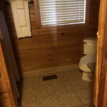 Uchee Creek Campground & Marina - Classic chalet bathroom wit standing shower - Campgrounds Near Me - Fort Mitchell, Alabama Uchee Creek Campground & Marina - Classic chalet bathroom wit standing shower - Campgrounds Near Me - Fort Mitchell, Alabama