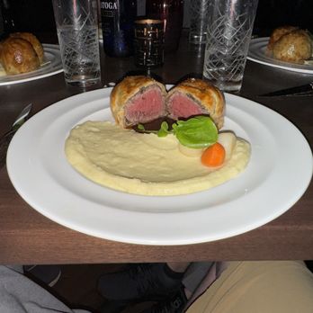 Gordon Ramsay Hell's Kitchen - Beef Wellington - New American Near Me - Atlantic City, New Jersey