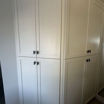 Hotel Bayit - Plenty of storage with a robe. - Hotels Near Me - Salida, California