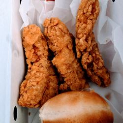 Dodge's Southern Style - 3 piece tenders and roll