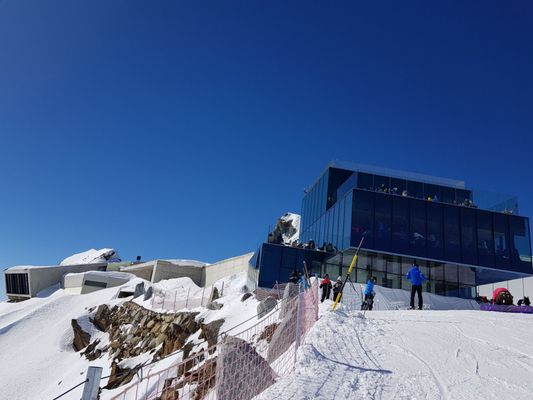Restaurant ice Q by null