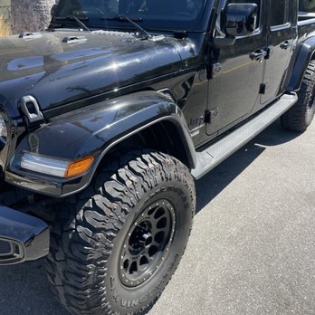 Auto Glass LA - Auto Glass Services Near Me - Tarzana, California
